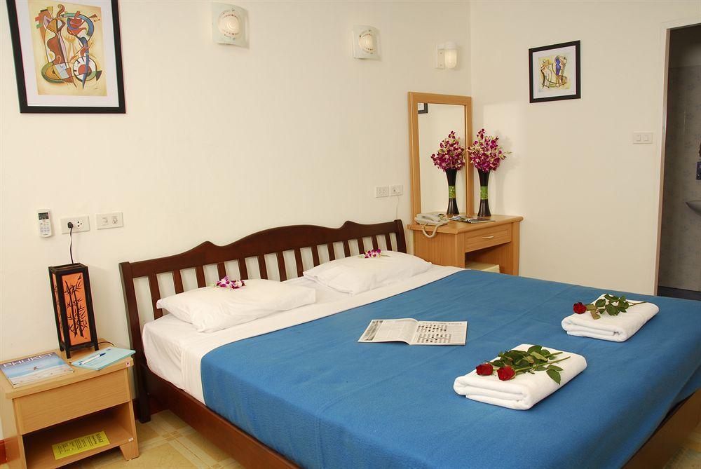 The Expat Hotel Patong Luaran gambar
