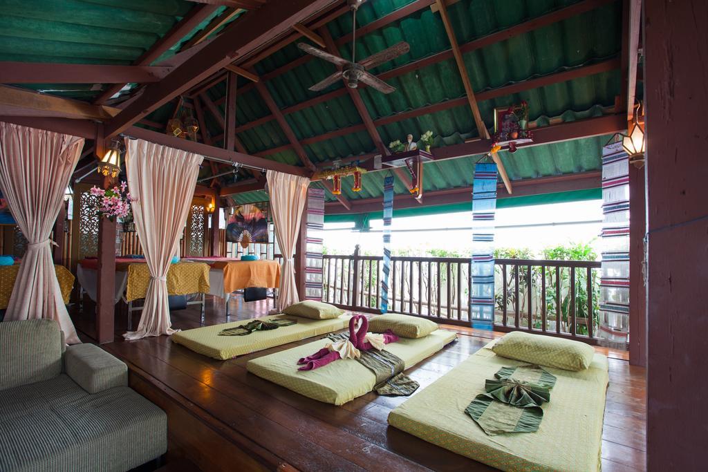 The Expat Hotel Patong Luaran gambar