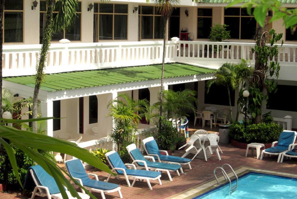 The Expat Hotel Patong Luaran gambar