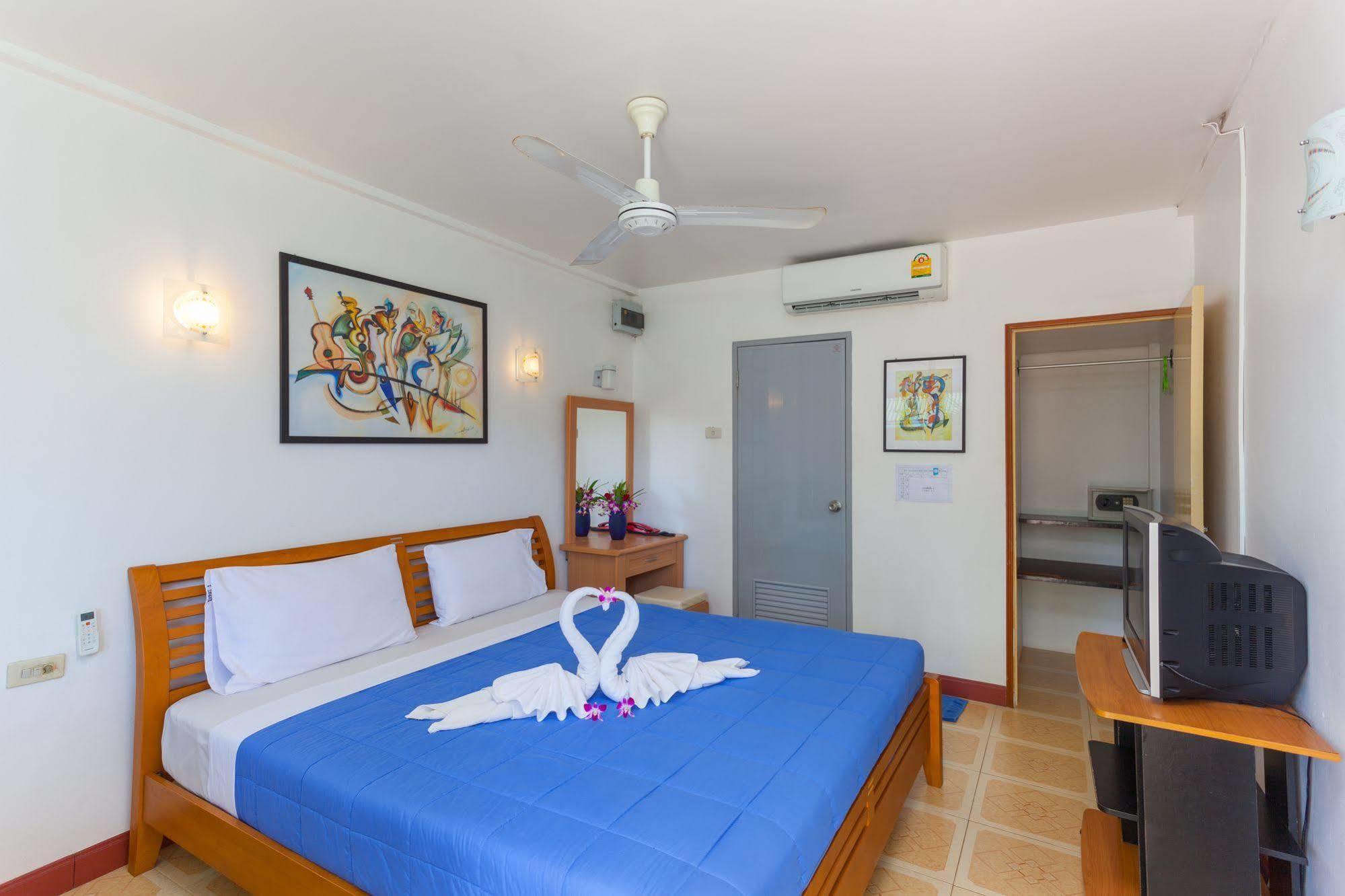 The Expat Hotel Patong Luaran gambar