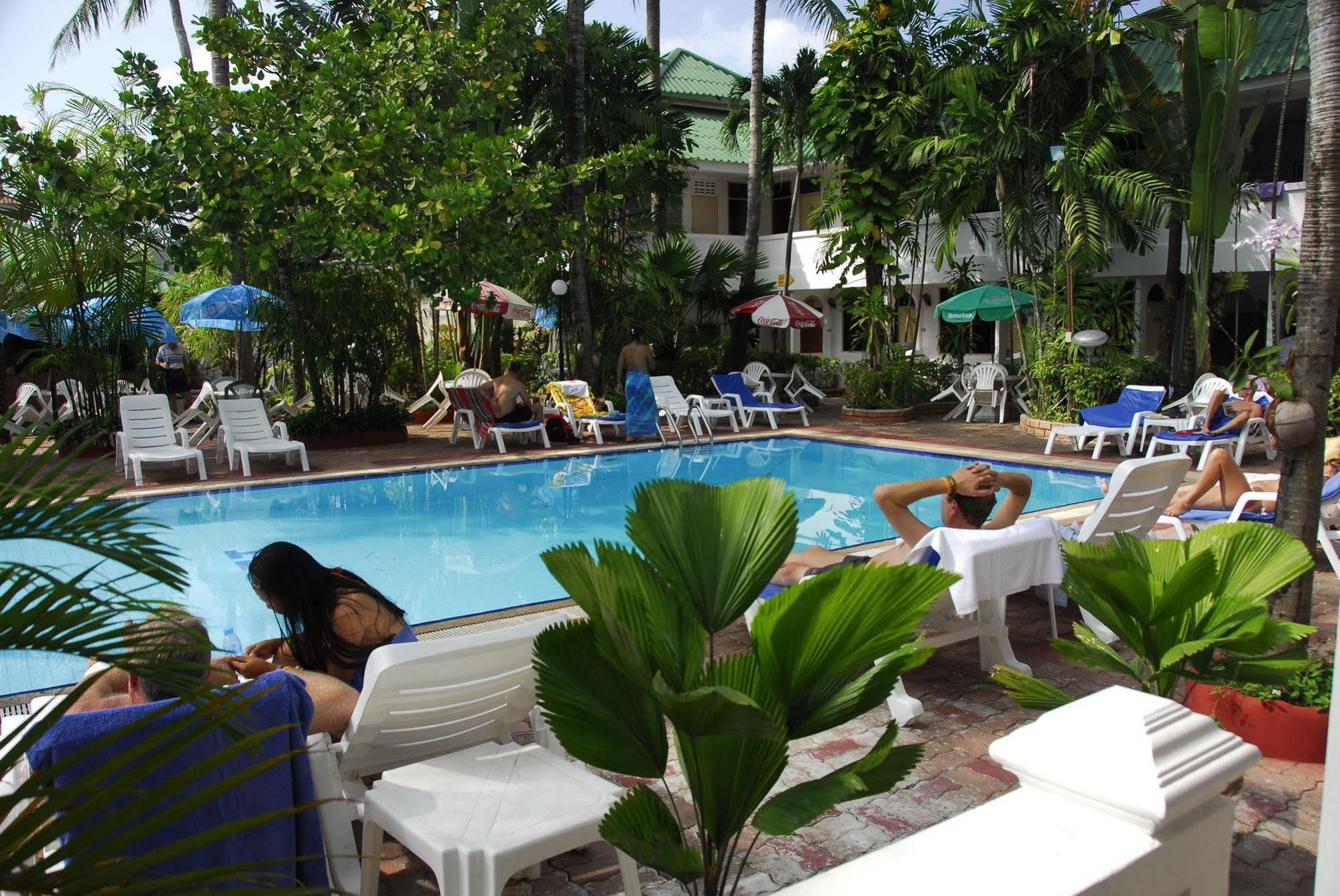 The Expat Hotel Patong Luaran gambar