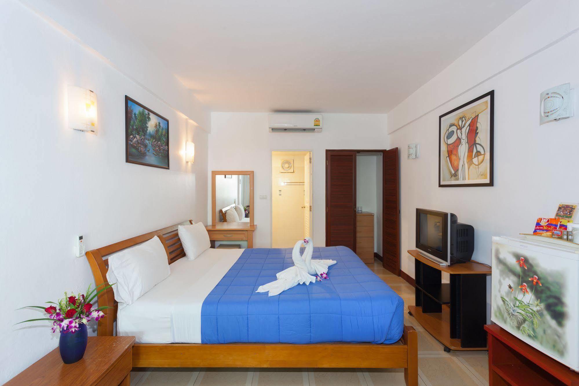 The Expat Hotel Patong Luaran gambar